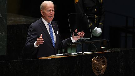 Le président américain, Joe Biden, prononce un discours durant l'Assemblée générale des Nations unies, à New York (Etats-Unis), le 21 septembre 2021. (TIMOTHY A. CLARY / POOL / AFP)