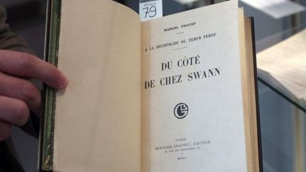 Une édition rare de "Du côté de chez Swann"
 (FRANCOIS GUILLOT / AFP)