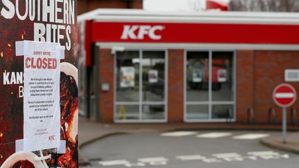 Un restaurant KFC contraint de fermer provisoirement ses portes, le 19 février 2018 à Coalville (Royaume-Uni), après des problèmes de livraison.&nbsp; (DARREN STAPLES / REUTERS)