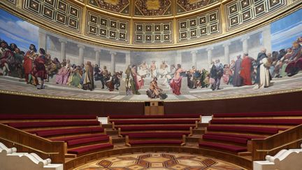 L'Amphithéâtre de l'Ecole des Beaux-Arts de Paris, coeur historique des lieux, et sa fresque murale de 75 personnages.
 (HOTOPQR/LE PARISIEN/MAXPPP)