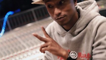 Pharrell Williams durant l'enregistrement de son album solo "GIRL"
 (DR)