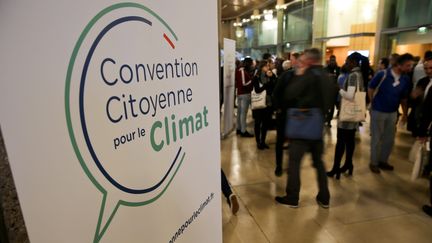 Le logo de la Convention citoyenne pour le climat, le 18 novembre 2019 à Lille (Nord).&nbsp; (MAXPPP)