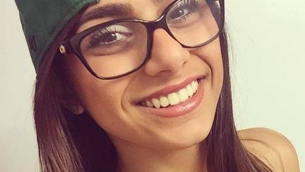 Mia Khalifa&nbsp;sur sa photo de profil Facebook.&nbsp;N&eacute;e au Liban et r&eacute;sidant aux Etats-Unis, elle&nbsp;a &eacute;t&eacute; class&eacute;e d&eacute;but janvier 2015 star num&eacute;ro 1 du site Porn Hub.&nbsp; (MIA KHALIKA / FACEBOOK)