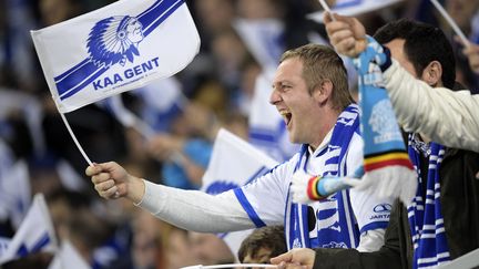 Un supporter de La Gantoise lors d'un match de Ligue des champions contre Valence, le 4 novembre 2015 à Gand (Belgique).&nbsp; (YORICK JANSENS / BELGA MAG / AFP)