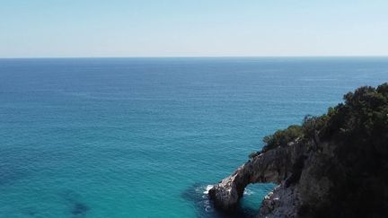 Italie : la Cala Goloritzè, un paradis en Sardaigne