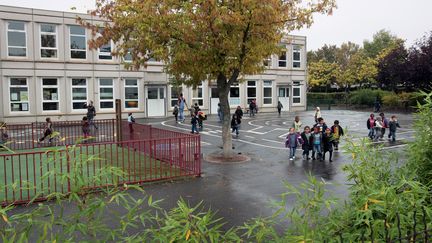 La cour d'&eacute;cole maternelle d'Aulnay-sous-Bois (Seine-Saint-Denis) le 9 octobre 2009. (JACQUES DEMARTHON / AFP)