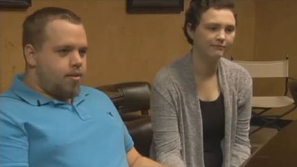 Josten Bundy et Elizabeth Jaynes se sont mari&eacute;s le 20 juillet 2015 au Texas (Etats-Unis). (CAPTURE D'ECRAN KLTV7)