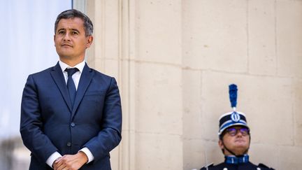 Gérald Darmanin devant le ministère de l'Intérieur, place Beauvau.&nbsp;&nbsp; (XOSE BOUZAS / HANS LUCAS)