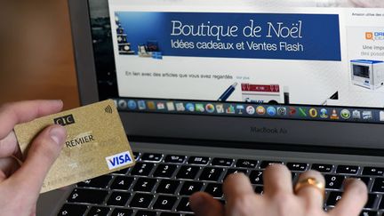  (Les achats de Noël en ligne peuvent être sources de problèmes © MaxPPP)