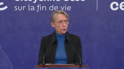 La Première ministre Elisabeth Borne au siège du Cese, à Paris, pour l'installation de la Convention citoyenne sur la fin de vie, le 9 décembre 2022. (FRANCE TELEVISIONS)