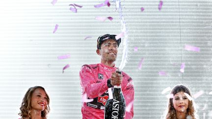 Tom Dumoulin peut sabrer le champagne (BAS CZERWINSKI / ANP)