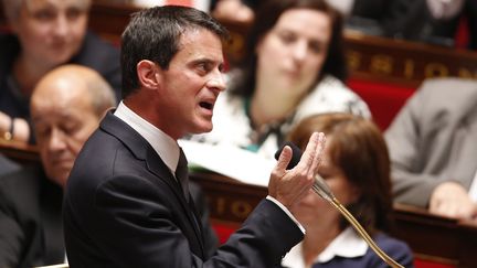 Le Premier ministre Manuel Valls à l'Assemblée nationale, le 25 mai 2016. (PATRICK KOVARIK / AFP)