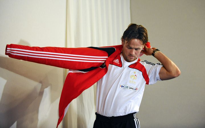 Le néo-international Steve Savidan se prépare avant une conférence de presse à Clairefontaine, le 18 novembre 2008. (FRANCK FIFE / AFP)