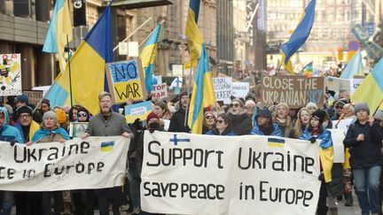 Lors d'une manifestation contre la guerre en Ukraine, le 5 mars à Helsinki en Finlande. Photo d'illustration.&nbsp; (MIKKO STIG / LEHTIKUVA / AFP)