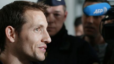 Renaud Lavillenie devant la presse (KENZO TRIBOUILLARD / AFP)