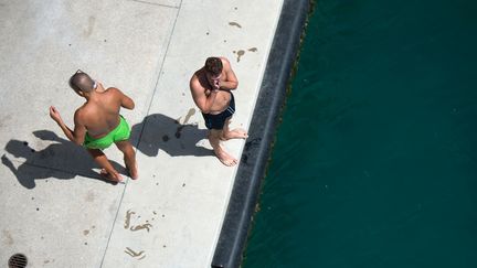 Le 2 août 2017 sur le Vieux Port, à Marseille.&nbsp; (BERTRAND LANGLOIS / AFP)