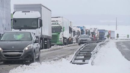 Neige : conditions de circulation très perturbées dans le Pas-de-Calais (FRANCE 3)