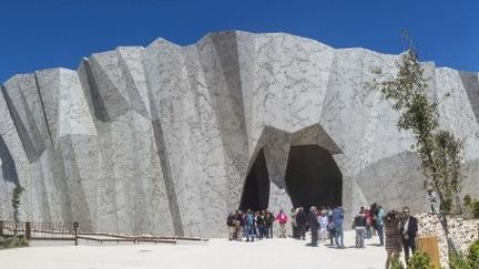 L'entrée de la  Grotte Chauvet 2-Ardèche
 (LEROY Francis / hemis.fr / hemis.fr / Hemis)