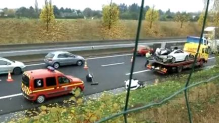 L'accident s'est produit sur la N104 au niveau du n&oelig;ud routier de la Croix-Verte (Val-d'Oise), le 21 novembre 2013. (FRANCE 3 IDF)