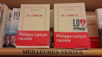 "Le Lambeau", de Philippe Lançon, est sorti&nbsp;en avril 2018&nbsp;aux éditions Gallimard. (FRANCEINFO)