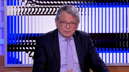 Coronavirus : "Cette crise est bien gérée et de manière intelligente", estime Jean-François Matttei