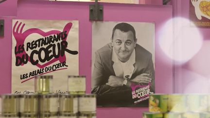 Ils ont été lancés il y a maintenant 40 ans, et à l’époque, Coluche n’imaginait peut-être pas que cela durerait si longtemps. Les Restos du Coeur lancent aujourd’hui leur 40ème campagne de distribution alimentaire. Plus d’un million de personnes et de familles en situation de difficulté peuvent ainsi en profiter. (France 2)