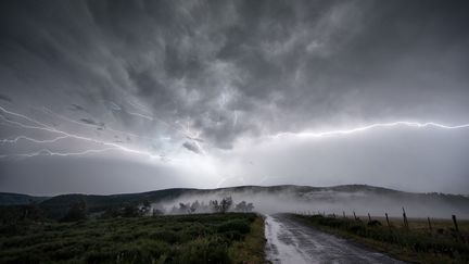 Un orage, en Ardèche, le 12 février 2020. (XAVIER DELORME / BIOSPHOTO / AFP)