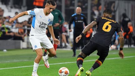 Le Turc Cengiz Under sous le maillot de l'Olympique de Marseille contre Galatasaray, jeudi 30 septembre 2021. (NICOLAS TUCAT / AFP)