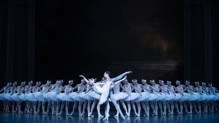 Video Regardez Le Lac Des Cygnes Les Plus Beaux Spectacles De L Opera De Paris Sont A Savourer Sur France Tv Culturebox