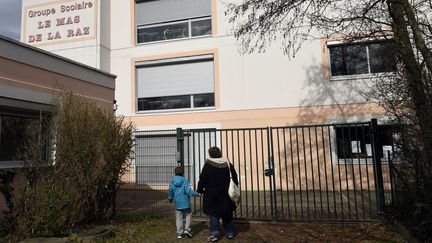 L'&eacute;cole Le Mas de la Raz, &agrave; Villefontaine (Is&egrave;re), le 24 mars 2015. (PHILIPPE DESMAZES / AFP)