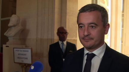 Mercredi 2 novembre, Gérald Darmanin a annoncé plusieurs mesures de la future loi immigration. Le ministre de l'Intérieur souhaite inscrire les immigrés menacés d'expulsion au "fichier des personnes recherchées". (FRANCEINFO)