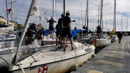 Les scouts marins de Nantes se préparent à quitter le port de Belle-Île-en-Mer (Morbihan),&nbsp;le 10 juillet 2020. (LEO TESCHER / RADIO FRANCE)