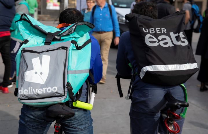 On October 12, 2018, delivery men gathered in Paris to protest against the reduction in their remuneration.  (ALEXIS SCIARD / MAXPPP)