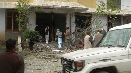 Le site de l'ONG américaine World Vision attaqué par des terroristes, faisant six morts à Oghi, au Pakistan (10/03/2010) (AFP/STR)