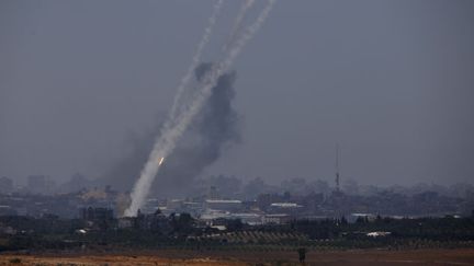 &nbsp; (Tirs de roquettes depuis la bande de Gaza vers Israël. © REUTERS/Baz Ratner)