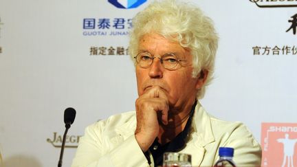 Le cinéaste Jean-Jacques Annaud lors du 15e Festival international du de Shanghai, en Chine, le 16 juin 2012. (VCG / VISUAL CHINA GROUP / GETTY IMAGES)