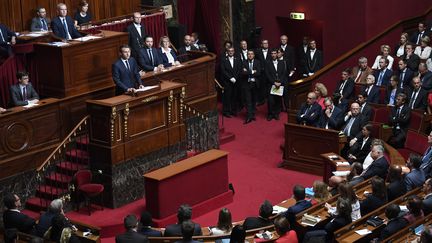 Le président de la République Emmanuel Macron s'adresse aux parlementaires&nbsp;réunis en Congrès, lundi 3 juillet 2017 à Versailles. (ERIC FEFERBERG / AFP)