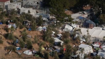 La Grèce ferme trois grands camps de migrants