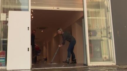 Intempéries : les commerçants de Dieppe ennuyés par les dégâts causés par l'orage (France 2)