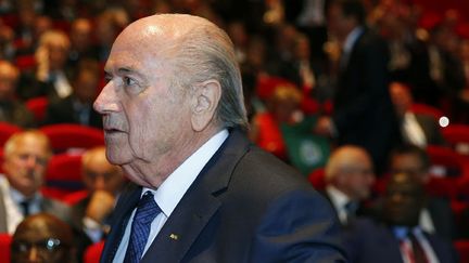 &nbsp; (Face au scandale de corruption à la Fifa, Joseph Blatter exclut de démissionner et veut son 5e mandat © Reuters/Arnd Wiegmann)