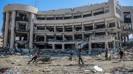 La clinique Sheikh Radwan, gérée par l'UNRWA, détruite le 3 février 2024, après un bombardement israélien sur la ville de Gaza. (AFP)