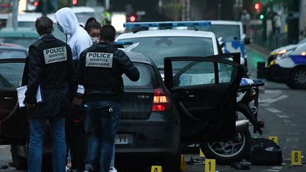 Un automobiliste de 29 ans a volontairement percuté deux policiers, le 27 avril 2020 à Colombes (Hauts-de-Seine).&nbsp; (FRANCK FIFE / AFP)