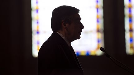 François Fillon s'exprime dans l'abbaye de Royaumont, à Asnières-sur-Oise (Val-d'Oise), le 2 décembre 2012. (FRED DUFOUR / AFP)