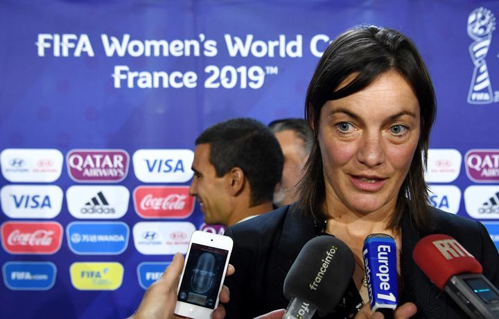 Corinne Diacre devant la presse à Paris, le 19 septembre 2017. (FRANCK FIFE / AFP)