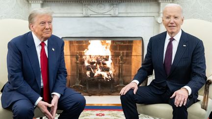 Joe Biden et Donald Trump à la Maison Blanche, à Washington (Etats-Unis), le 13 novembre 2024. (SAUL LOEB / AFP)