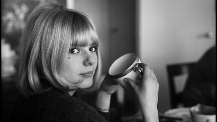 France Gall, photographiée en mars 1966 dans un lieu non précisé. (FARABOLA / LEEMAGE / AFP)