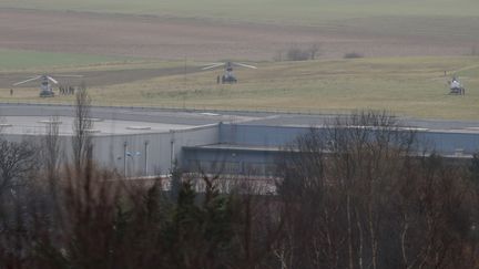 L'intervention ds forces de police fran&ccedil;aises, le 9 janvier 2015 &agrave; Dammartin-en-Goele (Seine-et-Marne). (JOEL SAGET / AFP)