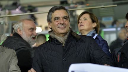 François Fillon, candidat à la primaire àdroite, assite au match de Top 14 entre l'Aviron Bayonnais et Clermont, le 12 novembre 2016 à Bayonne. (GAIZKA IROZ / AFP)