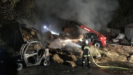 Le feu s'est déclaré dans un entrepôt de paille et de foin.&nbsp; (ZOO DE LA PALMYRE)