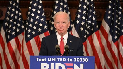 Le candidat démocrate à la présidentielle américaine, Joe Biden,&nbsp;lors d'une conférence de presse sur les manifestations antiracistes aux Etats-Unis, le 2 juin 2020 à Philadelphie (Pennsylvanie).&nbsp; (JIM WATSON / AFP)